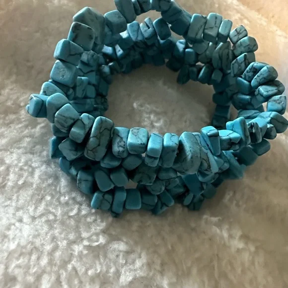 Avon vintage Turquoise Stone Stretch Bracelet - Picture 12 of 16